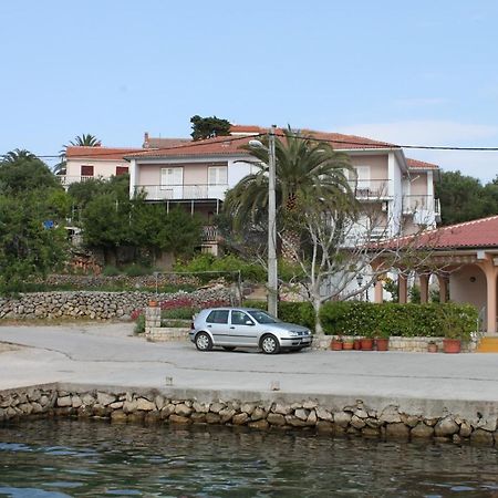 Apartments By The Sea Jakisnica, Pag - 21384 Lun  Eksteriør billede