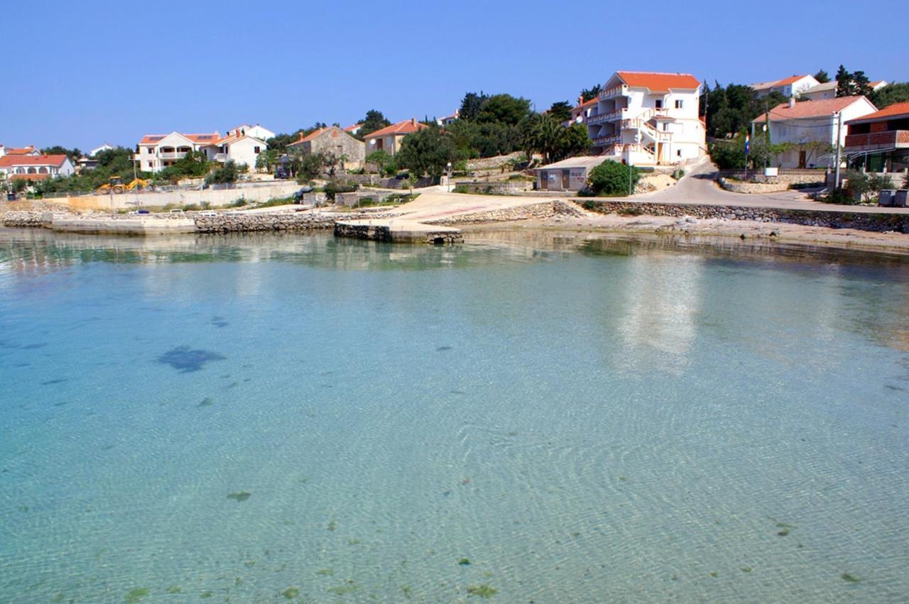 Apartments By The Sea Jakisnica, Pag - 21384 Lun  Eksteriør billede