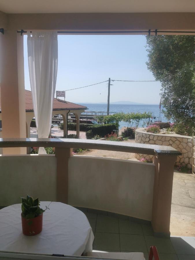 Apartments By The Sea Jakisnica, Pag - 21384 Lun  Eksteriør billede