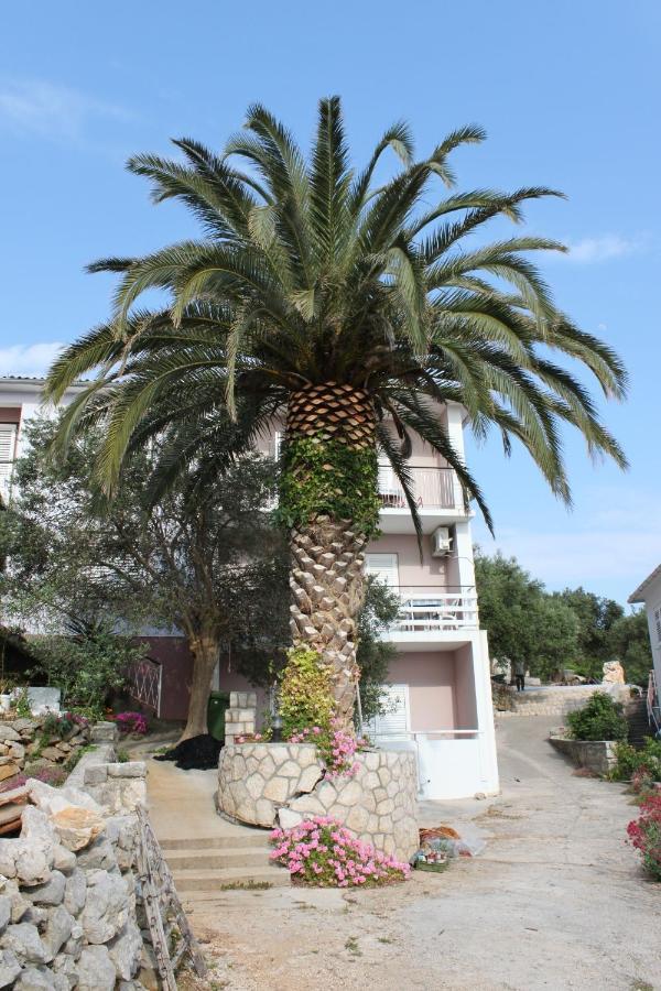 Apartments By The Sea Jakisnica, Pag - 21384 Lun  Eksteriør billede